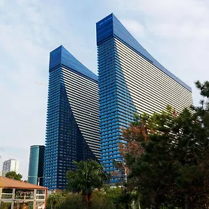 Lux 555 Батуми